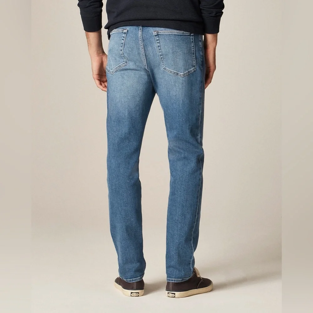 NWT J.Crew 1040 Athletic Tapered-Fit Stretch Jean in Medium Wash